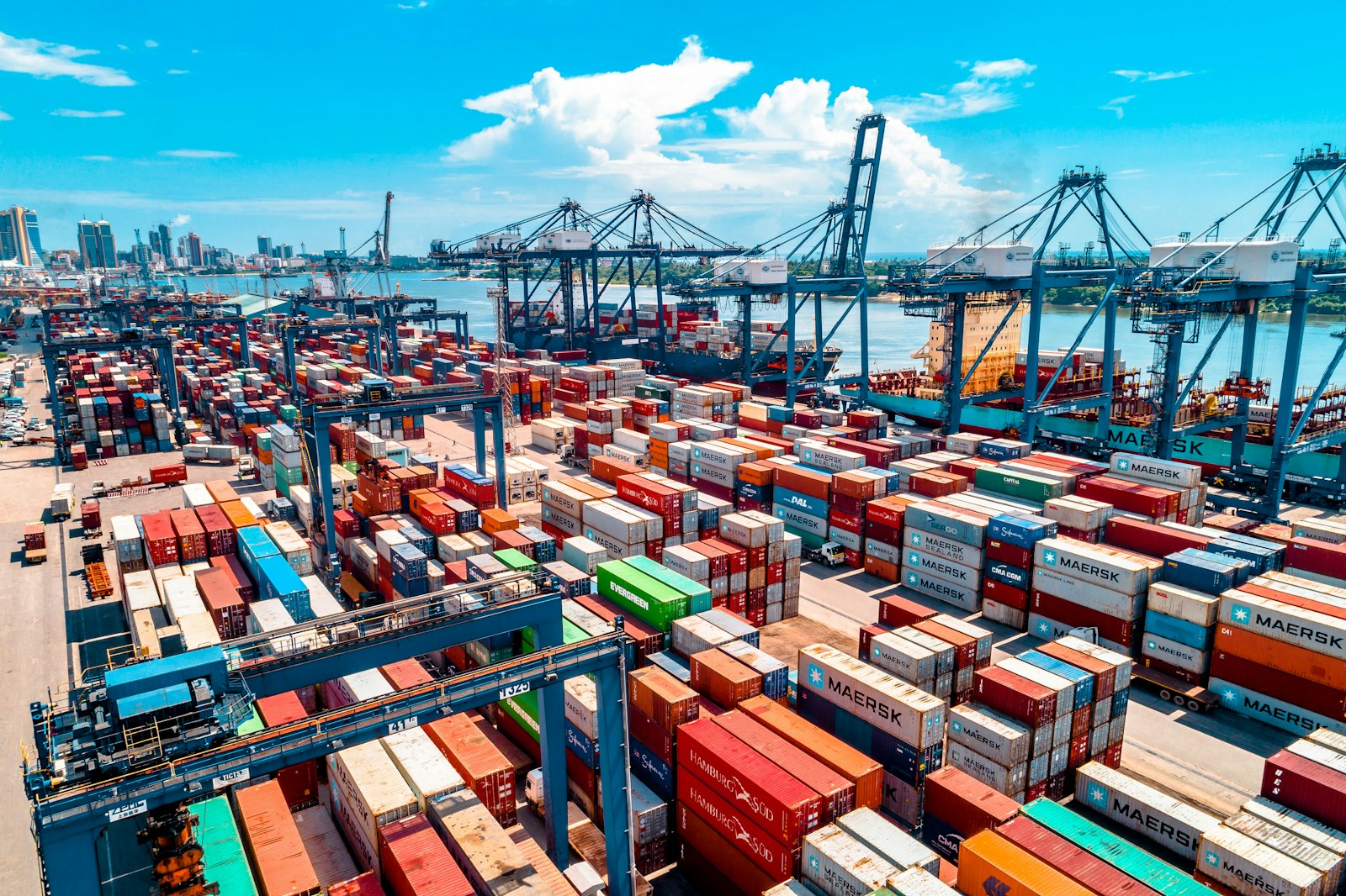reefer container UAE for sale — refrigerated shipping container Dubai
